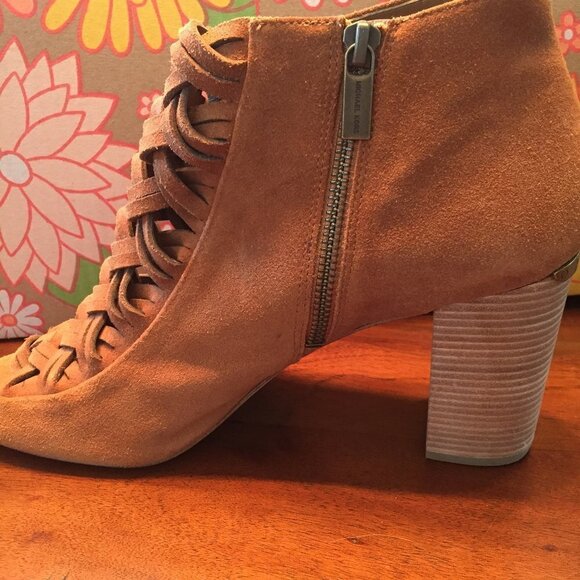 Michael Kors Westley Bootie NWOT - Picture 3 of 8
